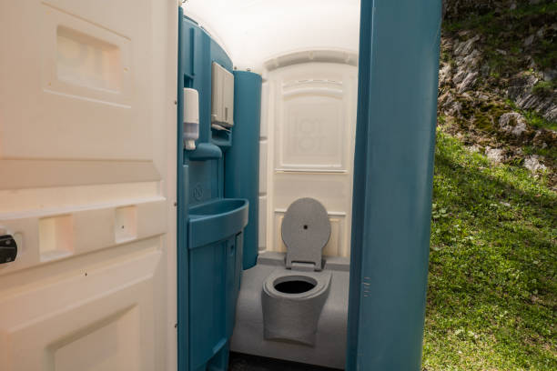 Best Construction site porta potty rental  in Clifton Forge, VA